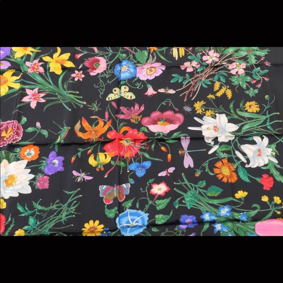 NWT ✨Authentic ✨Gucci Silk Botanical Black Scarf - Picture 2 of 7